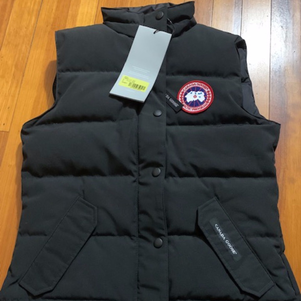 NWT Canada Goose Women Freestyle Black Vest - Small